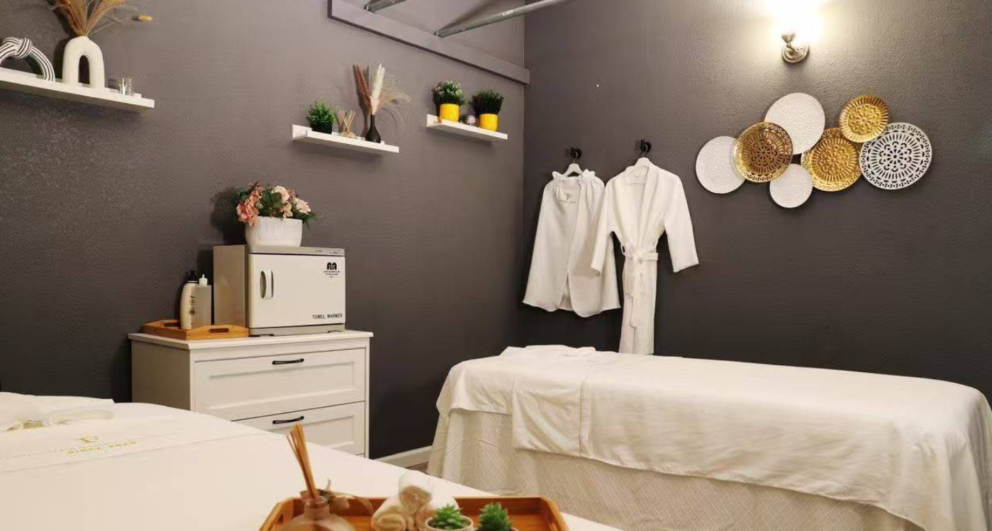Relax Massage gallery image